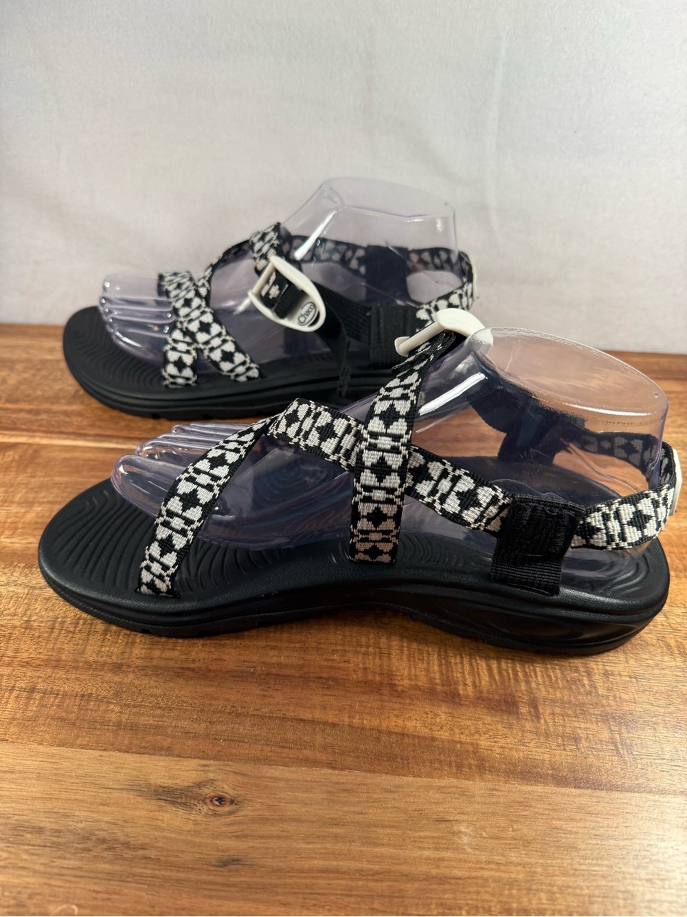 Chaco Z/2 Cloud Black and White Sandals Size 9 NWOT - Picture 5 of 12